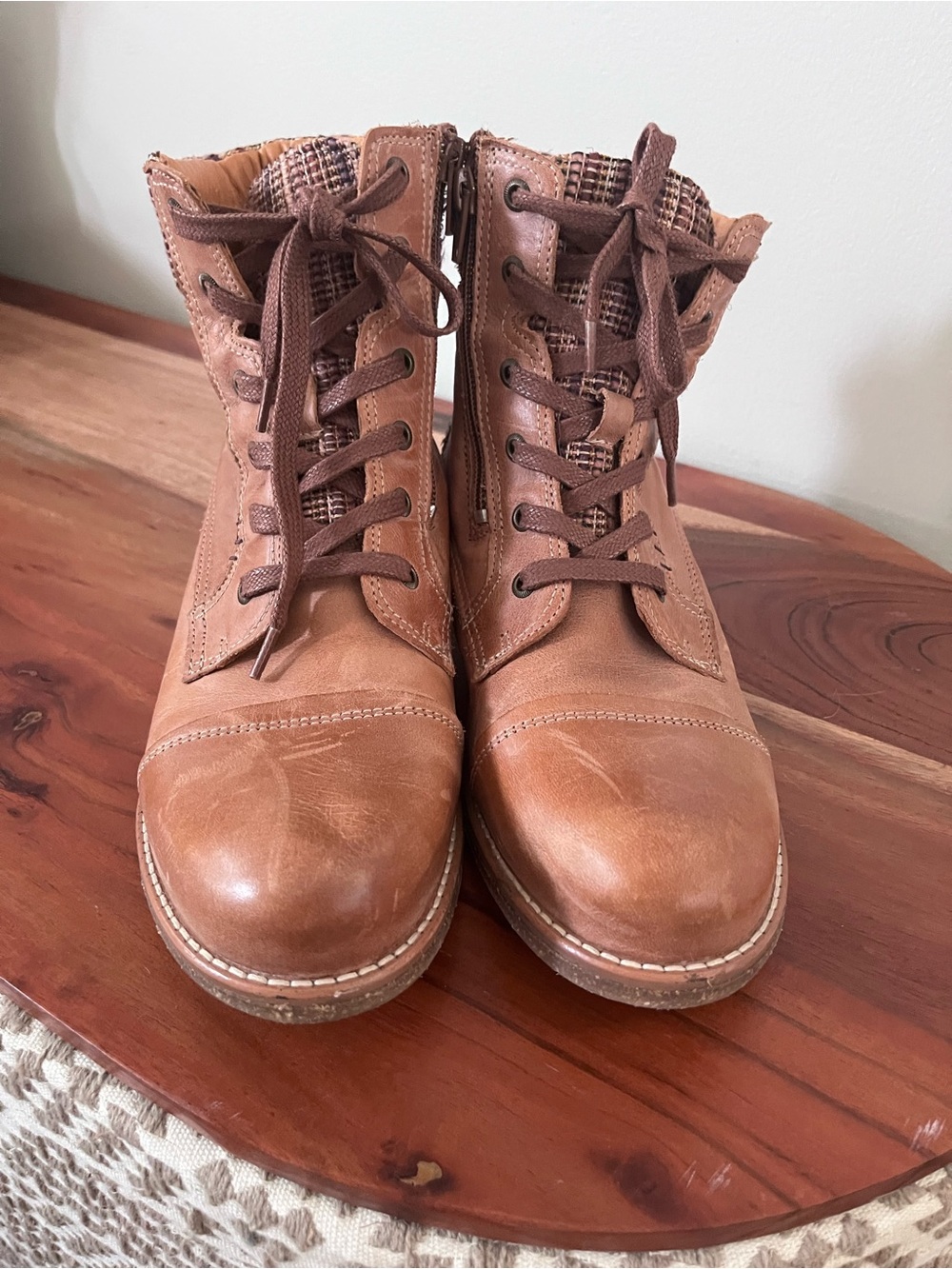 Taos Crave Tan Leather Wool Collar Lace Up Side Zip Combat Boots Womens 40